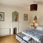 3 Bed House In Sleeps 9 With Parking * Kildare
