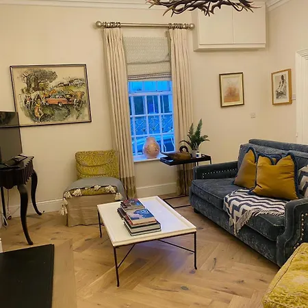 Beautiful 4-bed House In