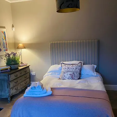 Beautiful 4-bed House In Feriehus