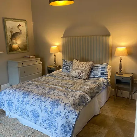 Hébergement de vacances 3 Bed House In Sleeps 9 *