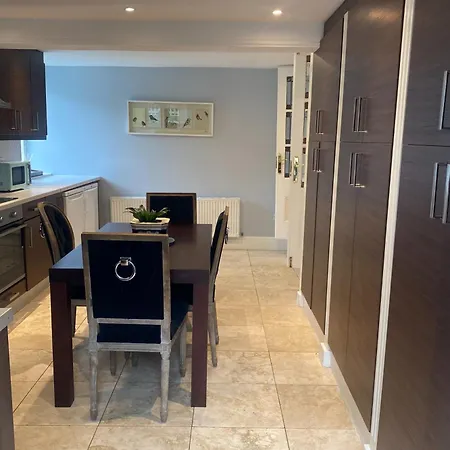 Hébergement de vacances 3 Bed House In Sleeps 9 Kildare