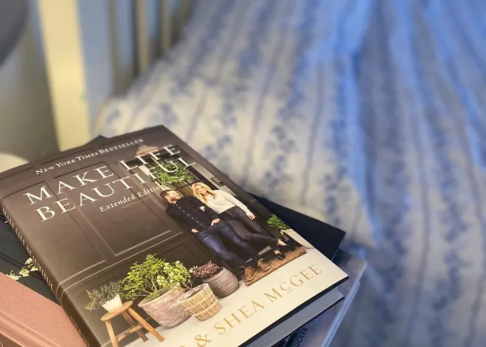 3 Bed House In Sleeps 9