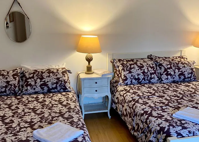 3 Bed House In Sleeps 9 With Parking كيلدير